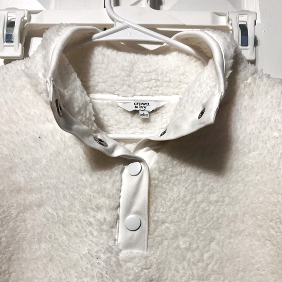 Crown and Ivy Sherpa Pullover - Picture 4 of 4